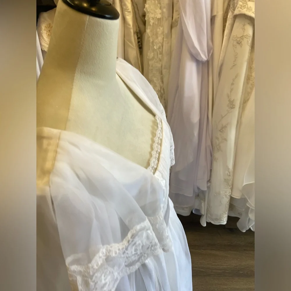 Vintage Wedding Dress - Picture 8 of 12